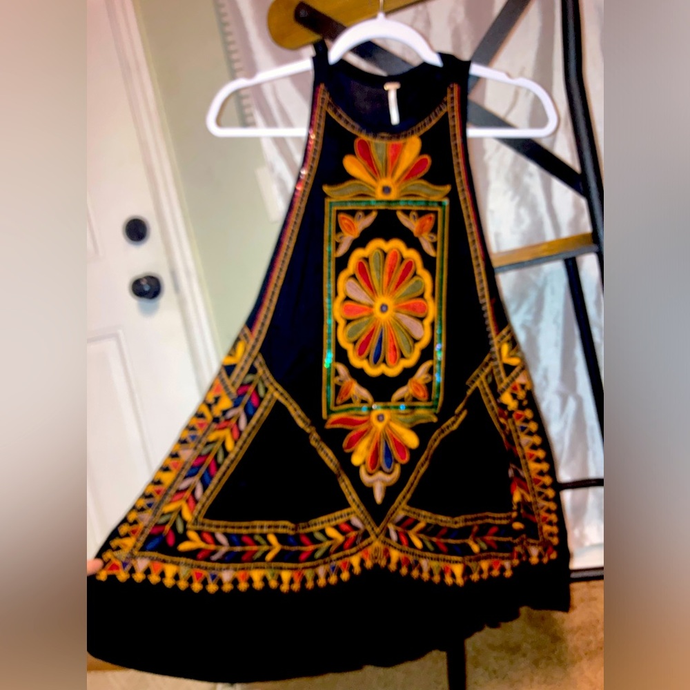Free People- Size M- Embroidered top